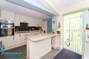 Kitchen- click for photo gallery
